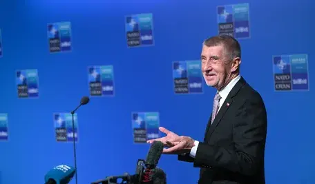 Premier Czech Andrej Babisz podczas szczytu NATO