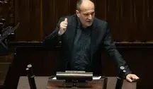 Poseł Paweł Kukiz poinformował, że z powodu obrażeń odniesionych po upadku z drabiny nie weźmie udziału w inauguracyjnym posiedzeniu Rady Nowej Konstytucji.