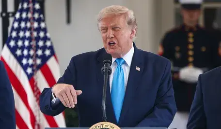 Donald Trump skrytykował wydarzenia w hiszpańskiej Ceucie, ostrzegając, że podobny kryzys migracyjny może dotknąć Stany Zjednoczone, jeśli władzę przejmą Demokraci.