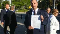 Warszawa, 10.06.2026. Wiceprezes PiS Przemysław Czarnek (C) podczas konferencji prasowej pod Pomnikiem AK w Warszawie, 10 bm. (jm) PAP/Tomasz Gzell