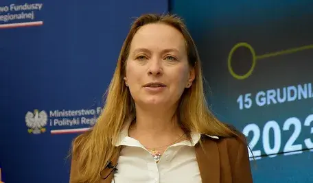 Katarzyna Pełczyńska-Nałęcz pochwaliła się podpisaniem ostatniego wniosku z KPO, co wywołało komentarze internautów przypominających aferę wokół środków dla branży HoReCa.