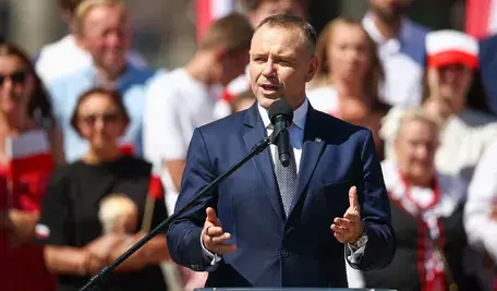 Skawina, 09.08.2026. Prezydent RP Karol Nawrocki przemawia na spotkaniu z mieszkańcami powiatu krakowskiego w miejscowości Skawina, 9 bm. (mr) PAP/Łukasz Gągulski