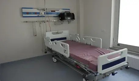 Na oficjalnie zamkniętym oddziale neurochirurdzy ze spółki Spine przeprowadzali sowicie opłacane przez NFZ zabiegi