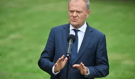 Tusk tyle razy zmieniał zdanie w swojej politycznej karierze, że trudno zdziwić się, że wprowadza polityka do Trybunału Konstytucyjnego
