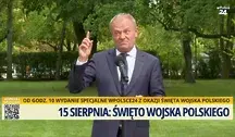 Premier Tusk nie chce być w Warszawie podczas uroczystości . Wybrał Gdynię, bo jest za ciepło. Tu przemawia w parku koło siedziby rządu