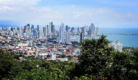Najlepsze kraje dla emigrantów w 2026 roku. Panama liderem, Polska poza czołówką