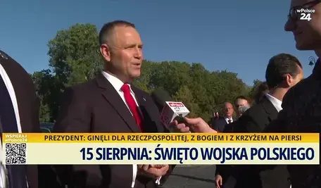 Prezydent Karol Nawrocki podczas uroczystości Święta Wojska Polskiego 