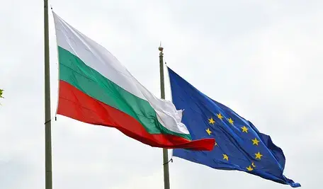 Po wejściu Bułgarii do strefy euro turyści skarżą się na znaczny wzrost cen, podczas gdy politycy Koalicji Obywatelskiej zachęcają do przyjęcia wspólnej waluty również przez Polskę.