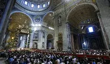 Watykan odsunął księdza Massimo Biancalaniego od posługi duszpasterskiej w dwóch parafiach w Toskanii po kontrowersjach związanych z przyjmowaniem przez niego migrantów.