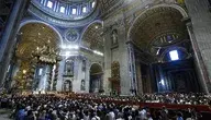 Watykan odsunął księdza Massimo Biancalaniego od posługi duszpasterskiej w dwóch parafiach w Toskanii po kontrowersjach związanych z przyjmowaniem przez niego migrantów.