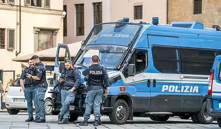 Włoscy policjanci na służbie