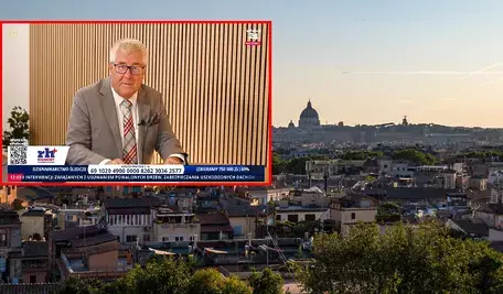 Ryszard Czarnecki w rozmowie z Carlo Fidanzą o sojuszu polsko-włoskim. W tle panorama Rzymu