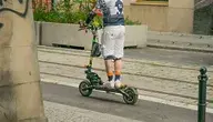 W Kościelnej Wsi 16-latek wjechał hulajnogą pod auto, które prowadził 17-latek
