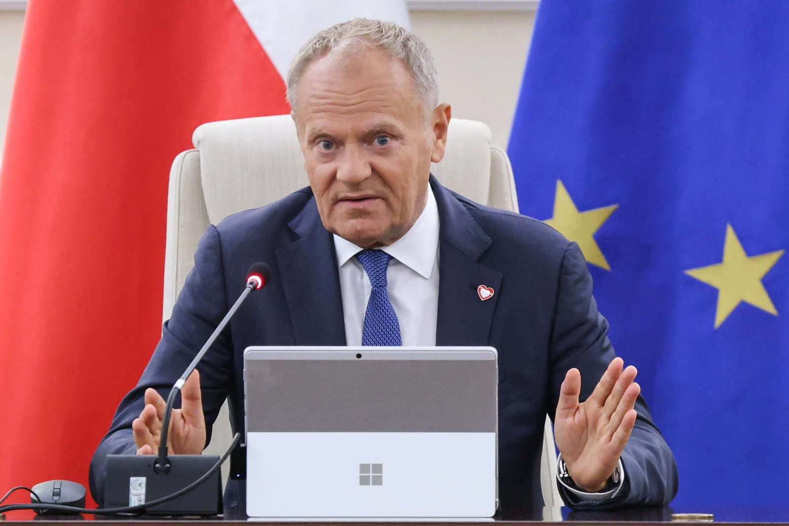 Ucieczka albo areszt. Prof. Dudek nie ma dobrych wieści dla Tuska