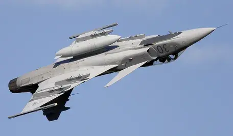 Hungarian_Air_Force_Saab_JAS-39C_Gripen_Lofting-2
