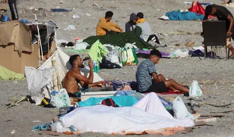 W Ceucie sytuacja jest krytyczna. Migranci koczują na plażach i ulicach