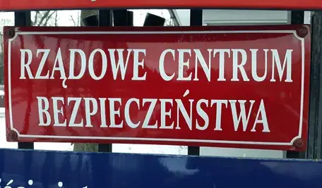 RCB poinformowało o przedłużeniu wprowadzonych w Polsce stopni alarmowych