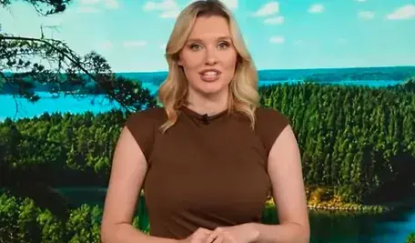 Łucja Nalewajk przedstawia prognozę pogody widzom telewizji wPolsce24 