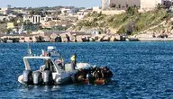 Łódź z migrantami u włoskich wybrzeży