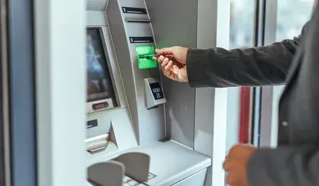 Karta do bankomatu działa po wygaśnięciu?