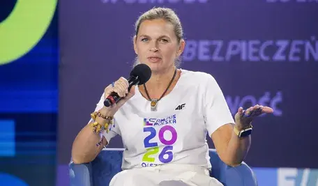 Barbara Nowacka zacięła się na słowie... gospodyni. Tak to jest, gdy na siłę szukamy feminatywów, nawet tam, gdzie świetnie funkcjonują od wieków