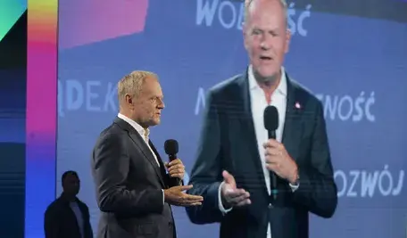 Donald Tusk podczas Campus Polska zaatakował prezydenta Karola Nawrockiego, nawiązując do kontrowersji z kampanii prezydenckiej.