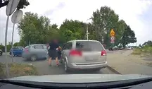 Miał 3 promile i nie chciał oddać kluczyków. Pijany obywatel Ukrainy szarpał funkcjonariusza w Smolcu – ten nie odpuścił, a pomoc przyszła z zaskoczenia