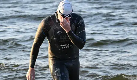 Bartłomiej Kubkowski, jako pierwszy człowiek w historii, przepłynął Bałtyk wpław
