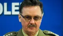 Gen. Bogusław Samol krytykuje Donalda Tuska i Pawła Zalewskiego za politykę rządu dotyczącą bezpieczeństwa i odstraszania nuklearnego.