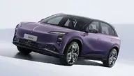 Honqgi EHS7 z dachem z perowskitów, który produkuje energię, jeżeli zaparkujesz go w nasłonecznionym miejscu. Chińczycy chcą dołożyć jeszcze maskę i sprawić, by auto było zdolne do przejeżdżanie do 80 km dziennie tylko dzięki energii uzyskiwanej ze słońca