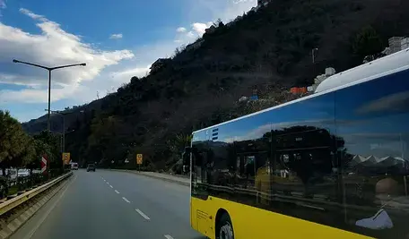 Ahoj przygodo! - mówi do siebie 14-letni pasjonat autobusów z Norwegii po czym rusza w kolejną długą trasę