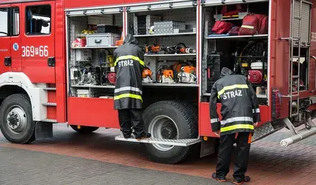 W zakładzie WB Electronics w Skarżysku-Kamiennej wybuchł pożar, policja nie wyklucza podpalenia 