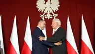 Prezydent RP Karol Nawrocki wręcza Order Orła Białego działaczowi opozycji antykomunistycznej w PRL, członkowi Kolegium Instytutu Pamięci Narodowej Krzysztofowi Wyszkowskiemu  podczas uroczystego posiedzenia Zarządu Regionu Gdańskiego NSZZ "Solidarność"w Sali BHP Stoczni Gdańskiej (fot. PAP/Adam Warżawa)