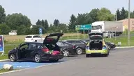 Na parkingu w Frydrychowie policjant pomógł odebrać poród, gdy mąż kobiety nie zdążył z nią do szpitala