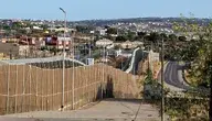 Ogrodzenie graniczne w Melilli w Hiszpanii tydzień po kryzysie migracyjnym w Ceucie, sierpień 2026.