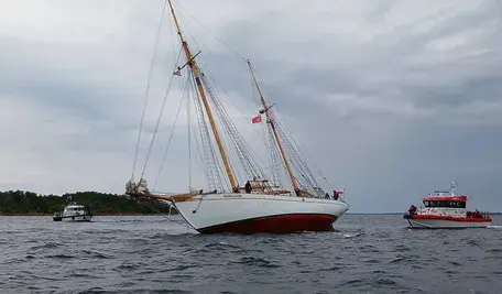 Żaglowiec Mariusz Zaruski na mieliźnie