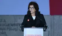 Westerplatte 1 września 2026: prezydent Gdańska Aleksandra Dulkiewicz za mównicą opłakuje sowieckie ofiary Leningradu, zapominając o polskich bohaterach, którzy 87 lat temu stanęli do walki z niemieckim najeźdźcą.