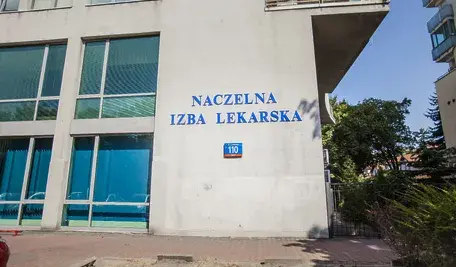 W NIL twierdzą, że lekarze w większości zarabiają bardzo słabo. Trudno będzie przekonać jednak do tej opinii Polaków