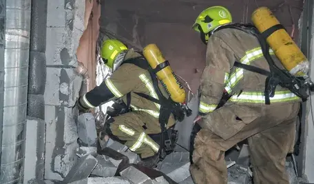 Płonęła fabryka polskiego potentata w Zwiahlu. Zmasowany nalot Rosjan na zachodzie Ukrainy
