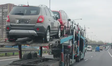Używane auto z Niemiec? Wygląda na to, że Polacy wolą kupić nowego "Chińczyka"