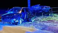 Metalowa barierka, która normalnie odgradza drogę od ruchu pieszych zabiła pasażerkę Toyoty