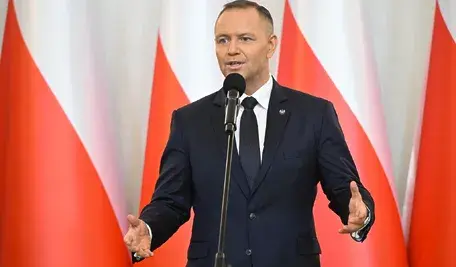 Prezydent Karol Nawrocki jest bezpardonowo, ale niezbyt mądrze atakowany przez fanatycznych zwolenników koalicji 13 grudnia