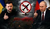 Newsowy kolaż z przywódcą Ukrainy po lewej i przywódcą Rosji po prawej, z centralnym symbolem zakazu lotów i samolotem na tle ciemnych chmur, ilustrujący zagrożenie dla ruchu lotniczego nad Rosją.