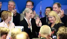 Radość w sztabie po ogłoszeniu pierwszych sondażowych wyników z Meklemburgii-Pomorza Przedniego