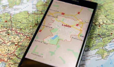 Pracownicy Lubelskiego Urzędu Wojewódzkiego podczas alarmu zostali skierowani do pobliskiego parku, co wywołało zastrzeżenia części urzędników.