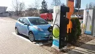 Europejczycy uciekają przed wysokimi cenami benzyny kupując auta elektryczne. Ale fiskus i tak za chwilę ich dopadnie