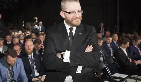 Ścięcie znaku informującego o "Strefie Czystego Transportu" okazało się być jedynie inscenizacją na potrzeby politycznego przekazu