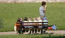 Dzieci na ławce