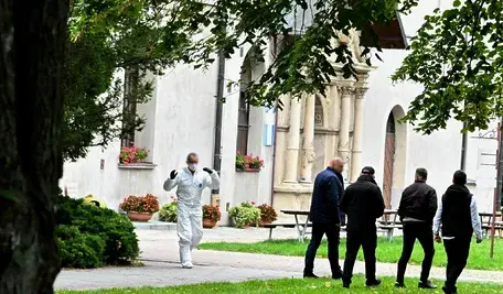Śledczy zbierający ślady po ataku w Jarosławiu 