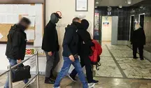 Artur K. (4L) doprowadzony do delegatury departamentu ds. przestępczości zorganizowanej i korupcji Prokuratury Krajowej w Katowicach, 22 bm. Policjanci zatrzymali Artura K. w związku ze śledztwem dotyczącym Zondacrypto. Postępowanie w sprawie giełdy kryptowalut Zondacrypto zostało wszczęte przez Prokuraturę Regionalną w Katowicach 17 kwietnia br. pod kątem oszustw znacznej wartości i prania brudnych pieniędzy. Dotychczas wpłynęło kilka tysięcy zawiadomień o przestępstwie. 